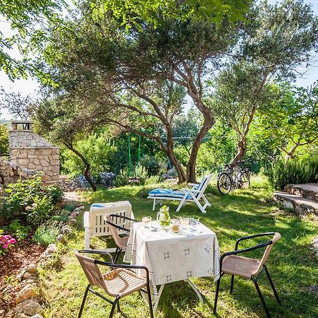 Nice Apartment In Vinjerac With Kitchen Exterior foto