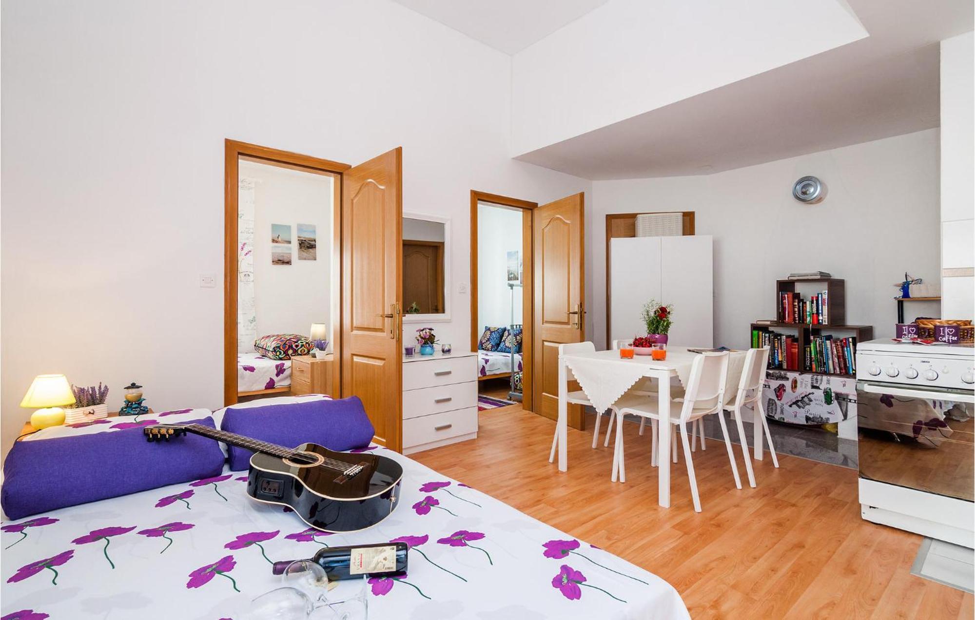 Nice Apartment In Vinjerac With Kitchen Exterior foto